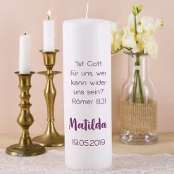 Kerze zur Konfirmation - mit Name, Datum und Wunschtext in violett