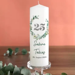 Kerze zur Silberhochzeit mit Namen, Datum & Eukalyptuskranz