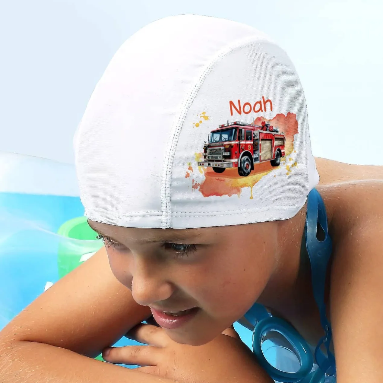 Kinderbadekappe mit Feuerwehrauto-Motiv und Name bedruckt