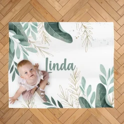 Kinder-Kuscheldecke mit Blättermotiv und Namensaufdruck