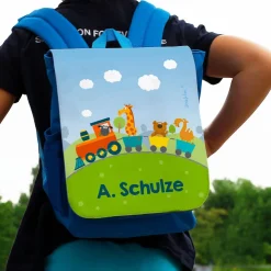 Kinderrucksack mit bunter Eisenbahn und Name