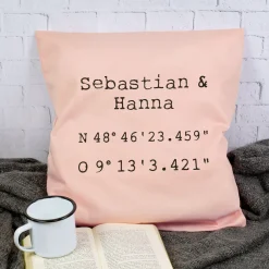 Kissen mit Koordinaten & Wunschtext personalisiert | Geschenk zum Hausbau & Einzug für Wohnung