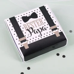 Kleine Geschenkbox aus Papier in verschiedenen Designs für Geld oder Gutscheine