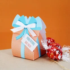 Kleine Geschenkschachtel mit 3 Lindorkugeln zum Geburtstag