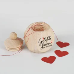 Kleine Holzdose mit Geduldsfaden und Wunschtext