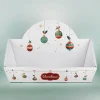 Kleiner Geschenkkorb zu Weihnachten mit Ornamenten und Name