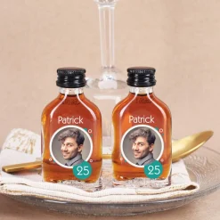 Kleiner Schnaps zum Geburtstag mit Ihrem Foto, Name und Jahreszahl personalisiert | 2 Sorten