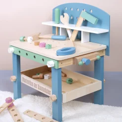 Kleine Werkbank aus Holz mit persönlicher Gravur