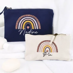 Kosmetiktasche mit Regenbogen-Motiv und Name, 2 Farben zur Auswahl