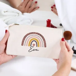 Kosmetiktasche mit Regenbogen-Motiv und Name, 2 Farben zur Auswahl