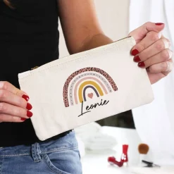 Kosmetiktasche mit Regenbogen-Motiv und Name, 2 Farben zur Auswahl