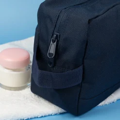Kulturbeutel in Schwarz, Navy oder Rosa mit Namensaufdruck