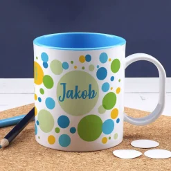 Kunststofftasse mit Punkten für Jungen