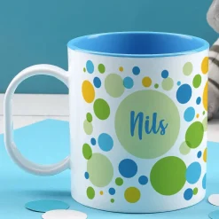 Kunststofftasse mit Punkten für Jungen