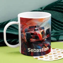 Kunststofftasse mit Rennwagen und Wunschname bedruckt