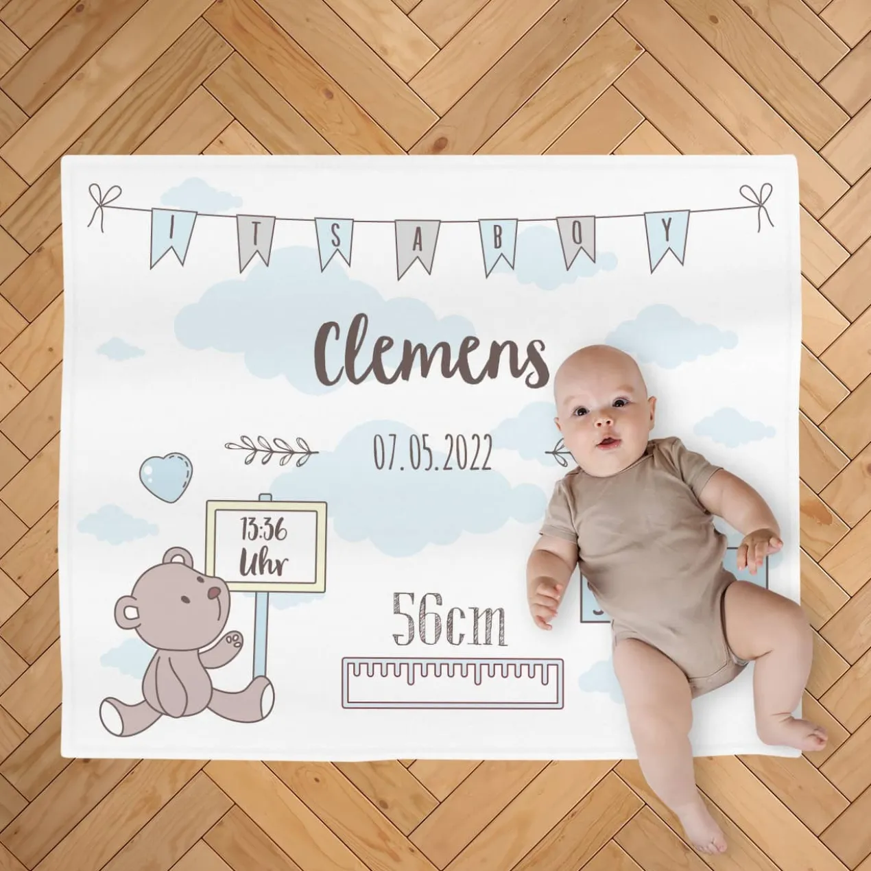 Kuscheldecke für Jungen als Geschenk zur Geburt mit Teddymotiv