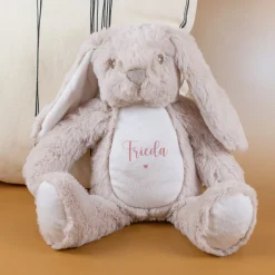 Kuscheltier Hase mit Herzmotiv | Personalisiert mit Name & Datum zur Geburt & Taufe | Farbauswahl