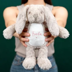 Kuscheltier Hase mit Herzmotiv | Personalisiert mit Name & Datum zur Geburt & Taufe | Farbauswahl
