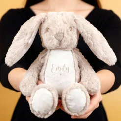Kuscheltier Hase mit Herzmotiv | Personalisiert mit Name & Datum zur Geburt & Taufe | Farbauswahl