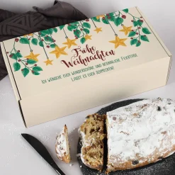 Leckerer Rosinenstollen als Weihnachtsgeschenk mit personalisierbarer Geschenkverpackung