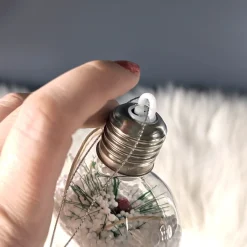 LED Weihnachtskugeln mit Schnee und Zweig in 3 Formen