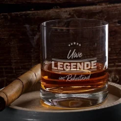 Legende im Ruhestand - graviertes Whiskyglas mit Name