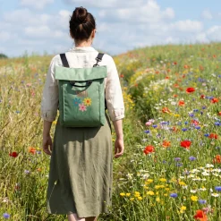 Leichter 2-in-1 Rucksack personalisiert mit Name und Blumen | Geschenk für Frauen, Wandern & Urlaub