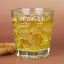 Leonardo Trinkglas mit Gravur von Name & Ornamentmotiv | Personalisiertes Glas als Geschenk