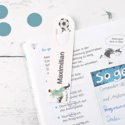 Lesezeichen mit Fußballer und Namensaufdruck