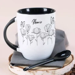 Löffeltasse mit Blumenmotiv und Namensaufdruck