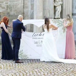 Liebe ist kein Wort, sondern ein Gefühl - großes Hochzeitsbanner zum Ausschneiden