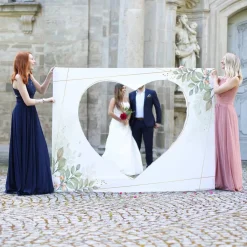 Liebe ist kein Wort, sondern ein Gefühl - großes Hochzeitsbanner zum Ausschneiden