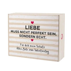 Liebe muss echt sein - Geschenkkarton in drei Größen mit Ihrem Wunschtext