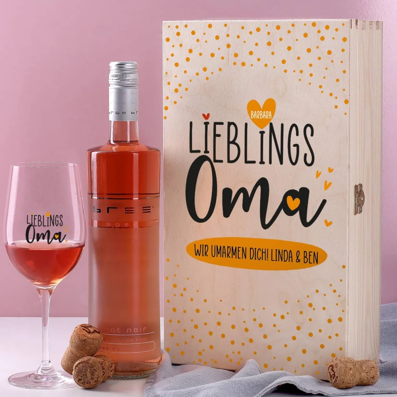 Lieblingsoma - Weingeschenk mit bedrucktem Glas in edler Holzverpackung