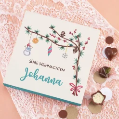 Lindt Pralinen in festlicher Weihnachtsverpackung mit Ihrem Wunschtext und Name