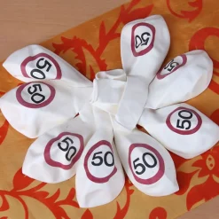 8 Luftballons Verkehrsschild 50