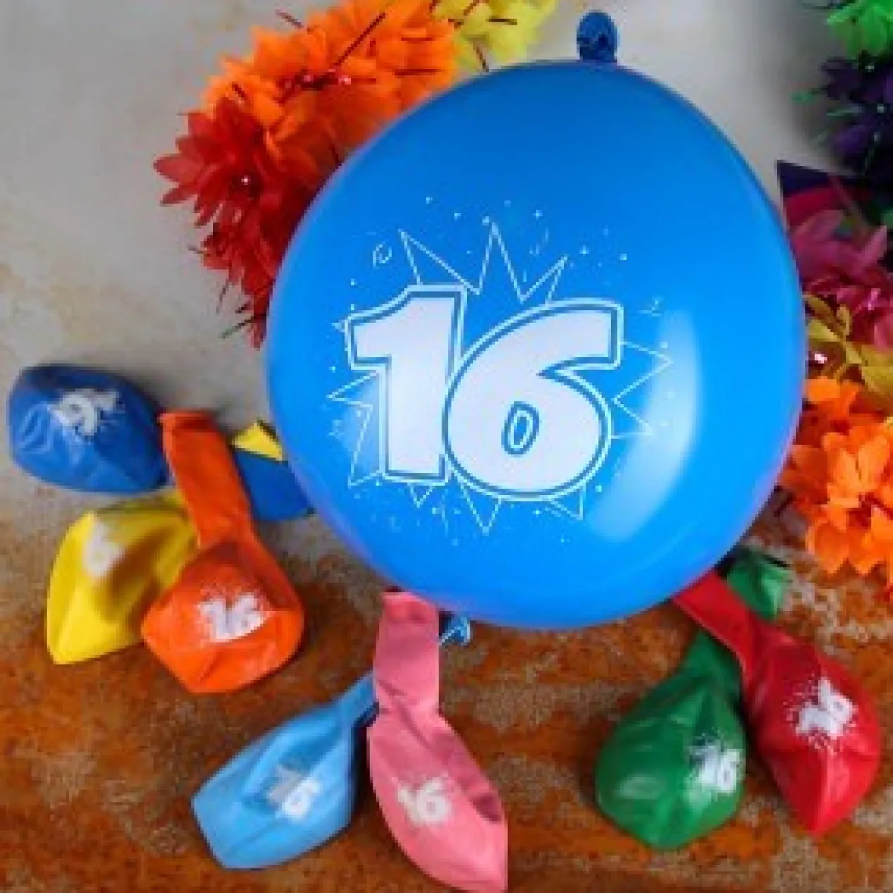 8 Luftballons zum 16. Geburtstag