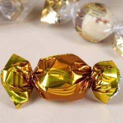 Lustige Genießertasse -Frohes Fest- mit Schokoladenfüllung