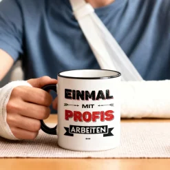 Lustige Tasse für Kollegen mit Spruch 'Einmal mit Profis arbeiten' | Keramiktasse 300 ml