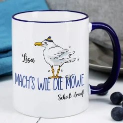 Mach's wie die Möwe... - Tasse mit Name und dunkelblauem Henkel