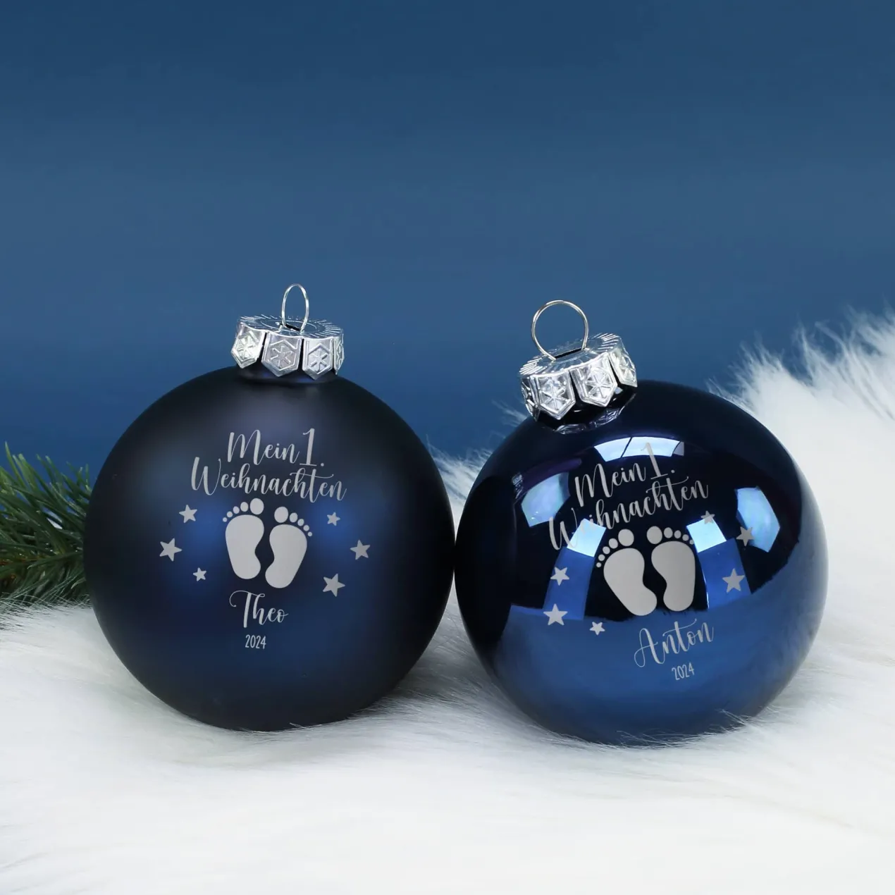 Mein 1. Weihnachten - Weihnachtskugel mit Babyfüßchen und Sternchen graviert