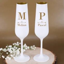 Moderne Sektgläser im Set als Hochzeitsgeschenk