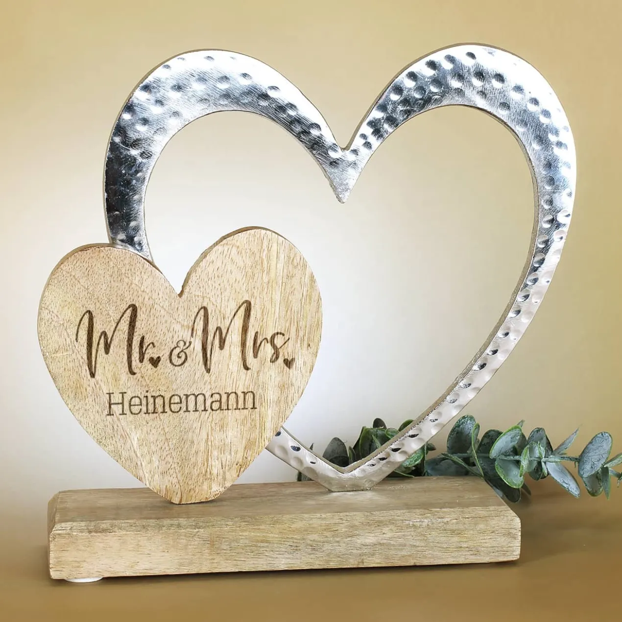 Mr & Mrs Herzskulptur mit Namensgravur zur Hochzeit