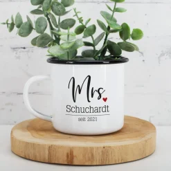 Mr und Mrs Emailletassen mit persönlichem Aufdruck