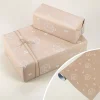 Naturfarbenes Geschenkpapier zur Hochzeit