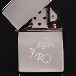 Original Zippo Feuerzeug mit Monogramm und Sternzeichen
