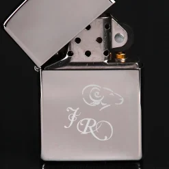 Original Zippo Feuerzeug mit Monogramm und Sternzeichen