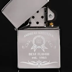 Original Zippo Feuerzeug mit stilvoller Gravur