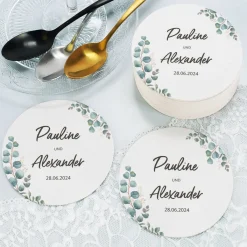 30 Pappuntersetzer zur Hochzeit mit Eukalyptus-Motiv, Namen und Datum