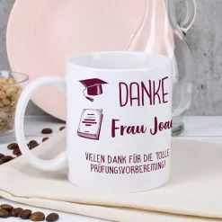 Persönliche Kaffeetasse für die Lehrerin mit Name und Wunschtext